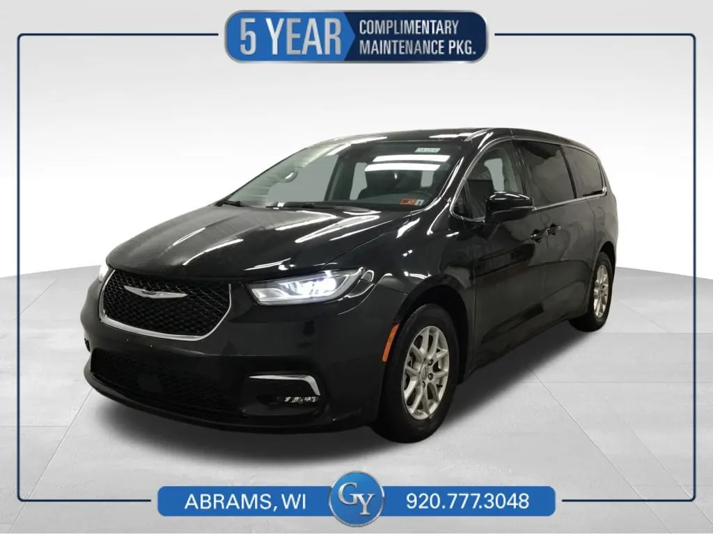 2023 Chrysler Pacifica Touring L for sale in Abrams, WI
