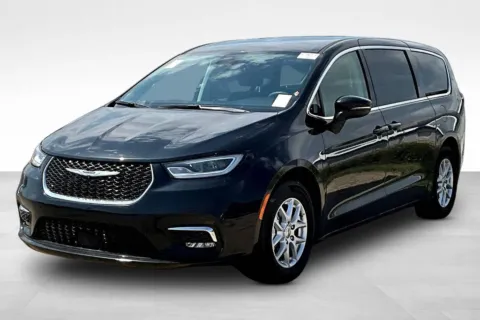 Black 2023 Chrysler Pacifica Touring L for sale in Marshalltown, IA