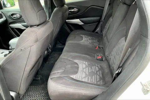 More photos of 2019 Jeep Cherokee Latitude at Gregg Young Chevrolet Marshalltown, IA