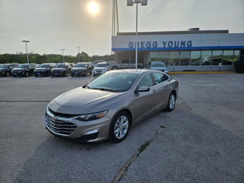 Gray 2024 Chevrolet Malibu LT for sale in Marshalltown, IA