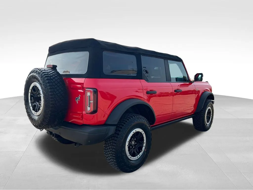 2021 Ford Bronco Wildtrak photo 3