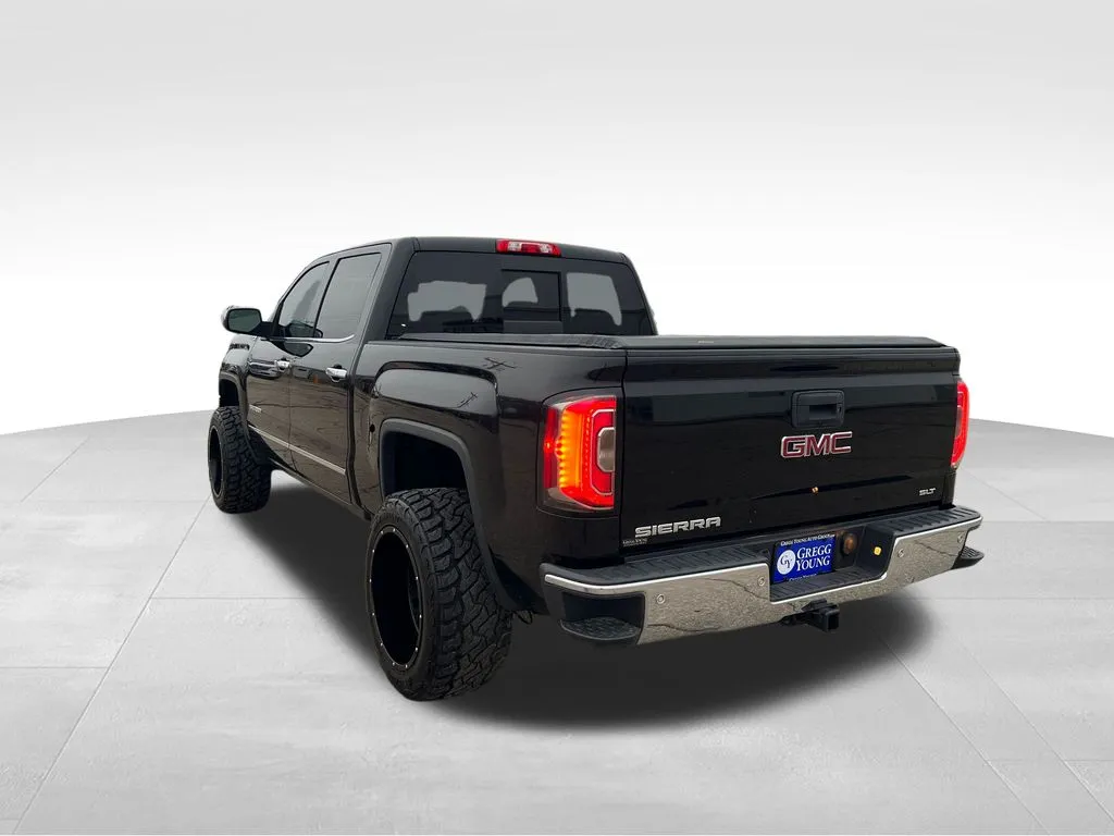 2017 Gmc Sierra 1500 SLT photo 2