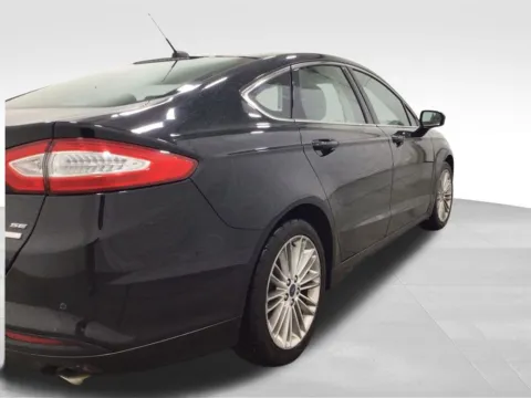 More photos of 2016 Ford Fusion SE at Gregg Young Hortonville Ford, WI
