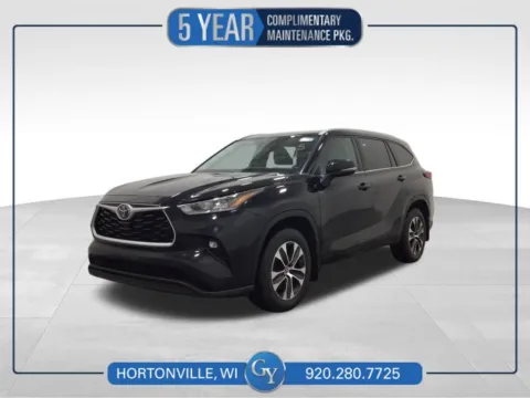 Green 2022 Toyota Highlander XLE for sale in Hortonville, WI