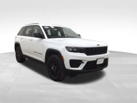 More photos of 2024 Jeep Grand Cherokee Altitude X at Gregg Young Hortonville Ford, WI