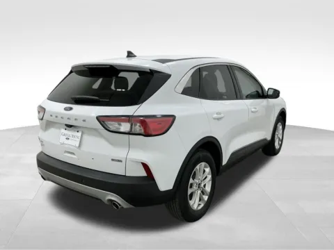 More photos of 2021 Ford Escape Hybrid SE at Gregg Young Hortonville Ford, WI