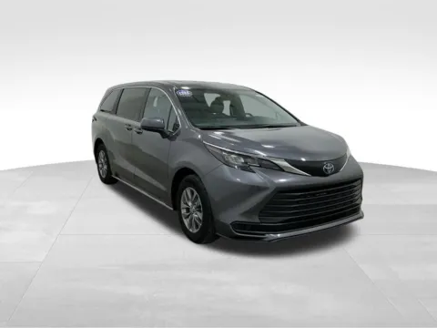 More photos of 2025 Toyota Sienna LE at Gregg Young Hortonville Ford, WI