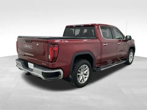 More photos of 2019 GMC Sierra 1500 SLT at Gregg Young Hortonville Ford, WI