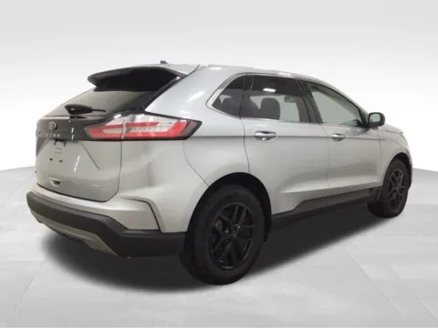 More photos of 2024 Ford Edge SEL at Gregg Young Hortonville Ford, WI