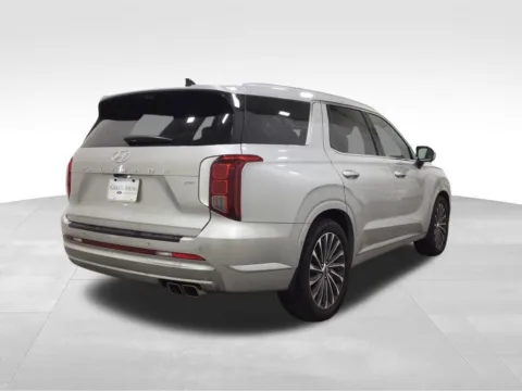 More photos of 2023 Hyundai Palisade Calligraphy at Gregg Young Hortonville Ford, WI