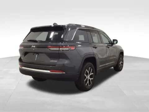 More photos of 2025 Jeep Grand Cherokee Limited at Gregg Young Hortonville Ford, WI