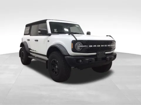 More photos of 2023 Ford Bronco Wildtrak at Gregg Young Hortonville Ford, WI