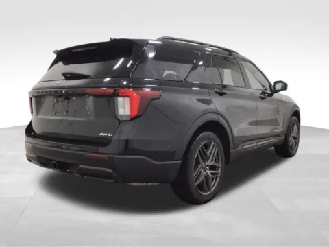 More photos of 2025 Ford Explorer ST-Line at Gregg Young Hortonville Ford, WI