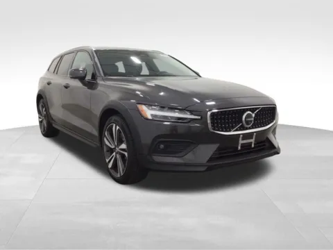 More photos of 2025 Volvo V60 Cross Country B5 Plus at Gregg Young Hortonville Ford, WI