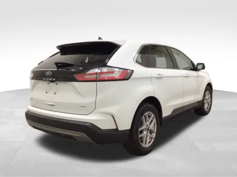 More photos of 2024 Ford Edge SEL at Gregg Young Hortonville Ford, WI