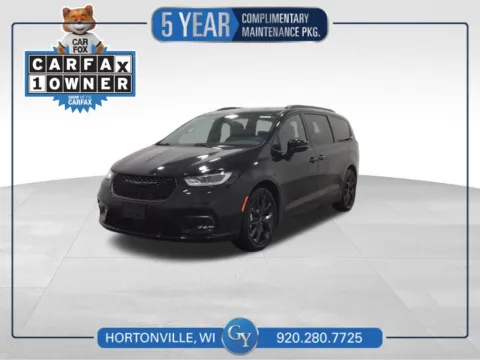 Black 2025 Chrysler Pacifica Limited for sale in Hortonville, WI