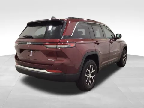 More photos of 2025 Jeep Grand Cherokee Limited at Gregg Young Hortonville Ford, WI