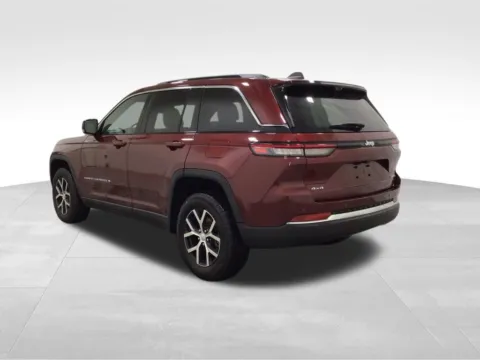 Another view of 2025 Jeep Grand Cherokee Limited for sale in Hortonville, WI at Gregg Young Hortonville Ford