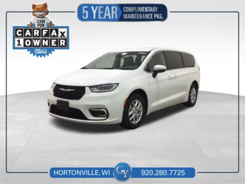 White 2023 Chrysler Pacifica Touring L for sale in Hortonville, WI