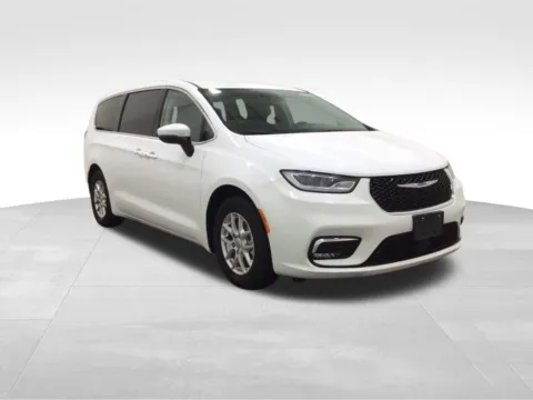 More photos of 2023 Chrysler Pacifica Touring L at Gregg Young Hortonville Ford, WI