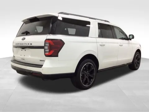 More photos of 2023 Ford Expedition Max Limited at Gregg Young Hortonville Ford, WI