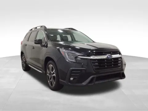 More photos of 2023 Subaru Ascent Limited at Gregg Young Hortonville Ford, WI