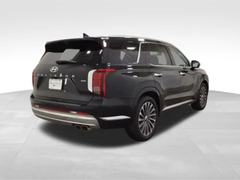 More photos of 2024 Hyundai Palisade Calligraphy at Gregg Young Hortonville Ford, WI
