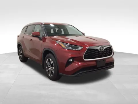 More photos of 2022 Toyota Highlander XLE at Gregg Young Hortonville Ford, WI
