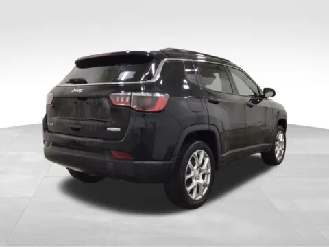 More photos of 2023 Jeep Compass Latitude Lux at Gregg Young Hortonville Ford, WI