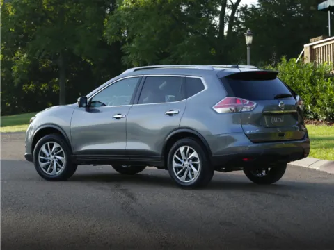 Silver 2015 Nissan Rogue SV for sale in Hortonville, WI