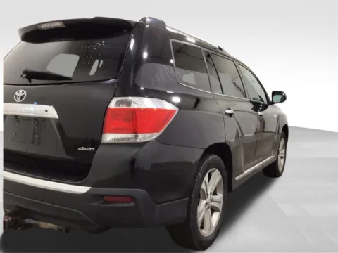 More photos of 2013 Toyota Highlander Limited at Gregg Young Hortonville Ford, WI