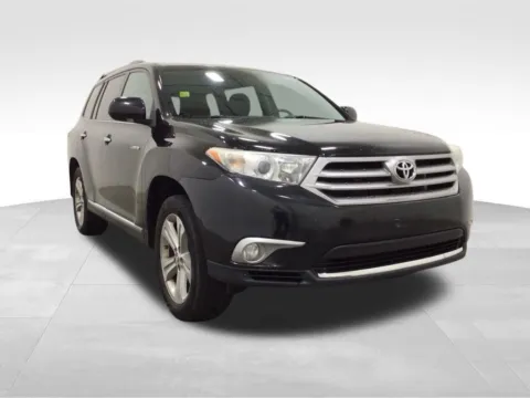 More photos of 2013 Toyota Highlander Limited at Gregg Young Hortonville Ford, WI