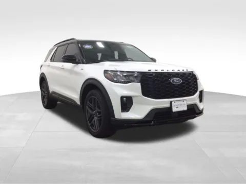 More photos of 2025 Ford Explorer ST-Line at Gregg Young Hortonville Ford, WI
