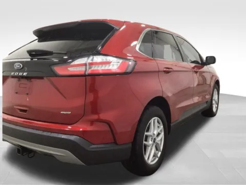 More photos of 2021 Ford Edge SEL at Gregg Young Hortonville Ford, WI