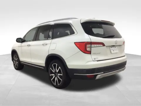 Photos of 2021 Honda Pilot Elite for sale in Hortonville, WI at Gregg Young Hortonville Ford