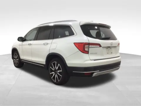Photos of 2021 Honda Pilot Elite for sale in Hortonville, WI at Gregg Young Hortonville Ford