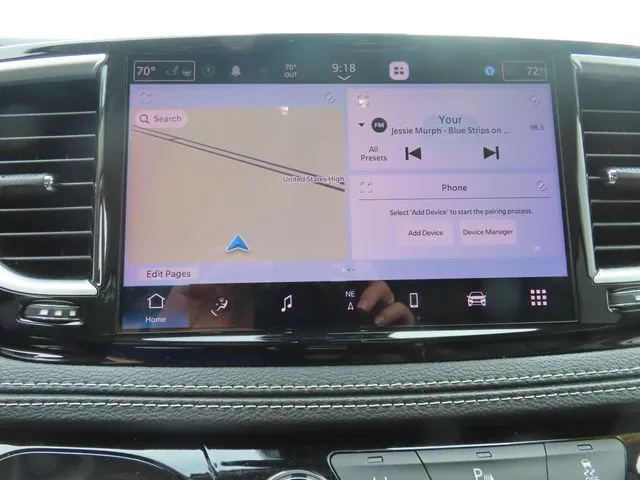 2023 Chrysler Pacifica Hybrid Limited photo 2