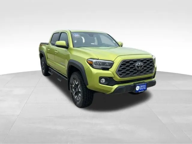 2023 Toyota Tacoma TRD Off-Road photo 2