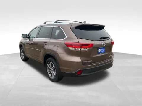 Another view of 2019 Toyota Highlander XLE for sale in Ottumwa, IA at Gregg Young Toyota of Ottumwa