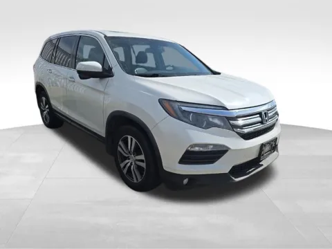 More photos of 2017 Honda Pilot EX-L at Gregg Young Toyota of Ottumwa, IA
