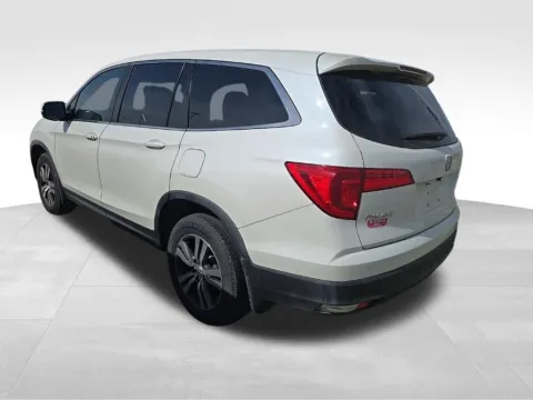 Photos of 2017 Honda Pilot EX-L for sale in Ottumwa, IA at Gregg Young Toyota of Ottumwa