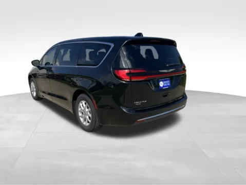 More photos of 2023 Chrysler Pacifica Touring L at Gregg Young Toyota of Ottumwa, IA