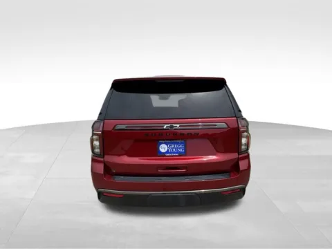 More photos of 2021 Chevrolet Suburban Z71 at Gregg Young Toyota of Ottumwa, IA