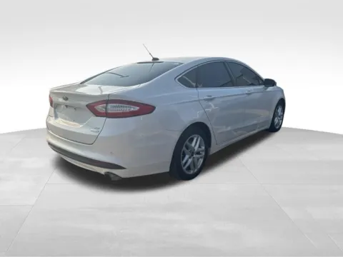 More photos of 2016 Ford Fusion SE at Gregg Young Toyota of Ottumwa, IA
