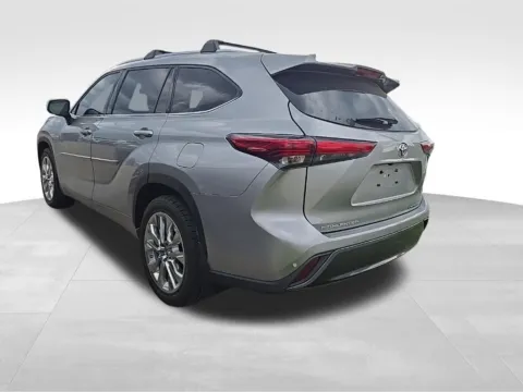 Another view of 2023 Toyota Highlander Limited for sale in Ottumwa, IA at Gregg Young Toyota of Ottumwa