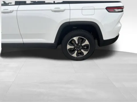 More photos of 2024 Jeep Grand Cherokee 4xe at Gregg Young Toyota of Ottumwa, IA