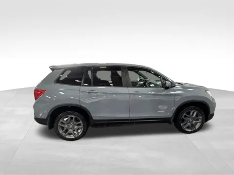 More photos of 2023 Honda Passport EX-L at Gregg Young Toyota of Ottumwa, IA
