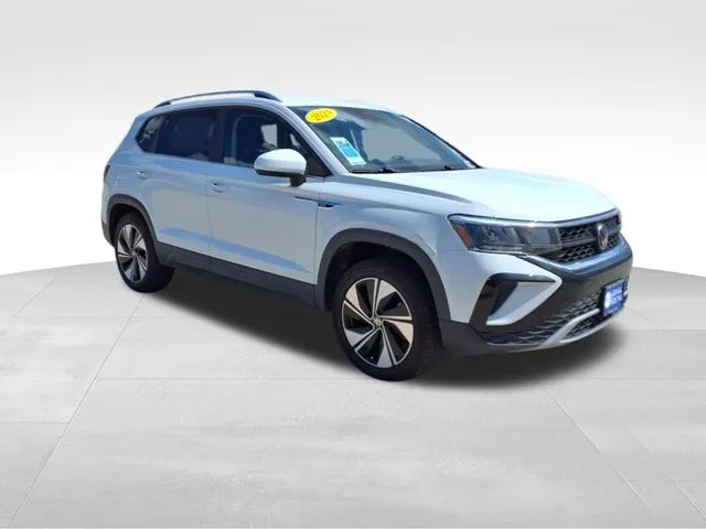 2024 Volkswagen Taos SE photo 2