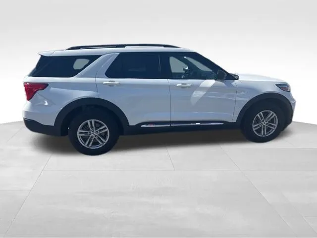 2022 Ford Explorer XLT photo 3