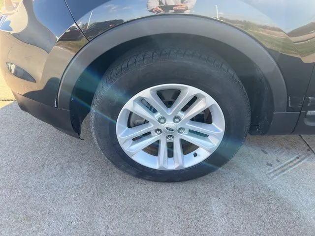 2014 Ford Explorer XLT photo 3